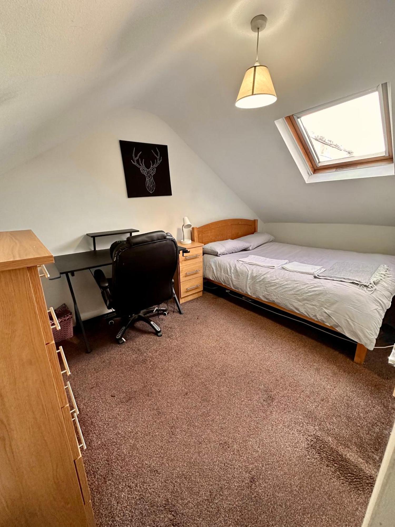 Spacious Room In Dublin Exterior foto