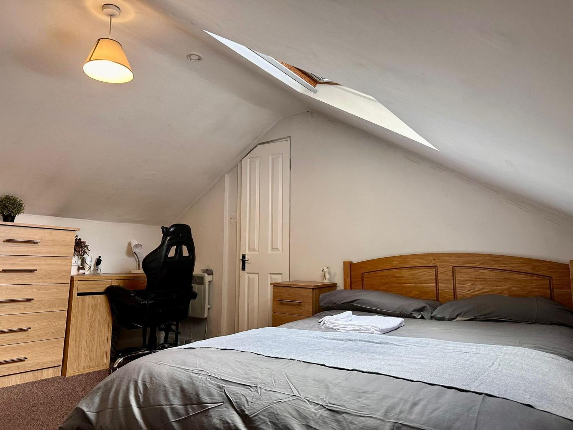 Spacious Room In Dublin Exterior foto