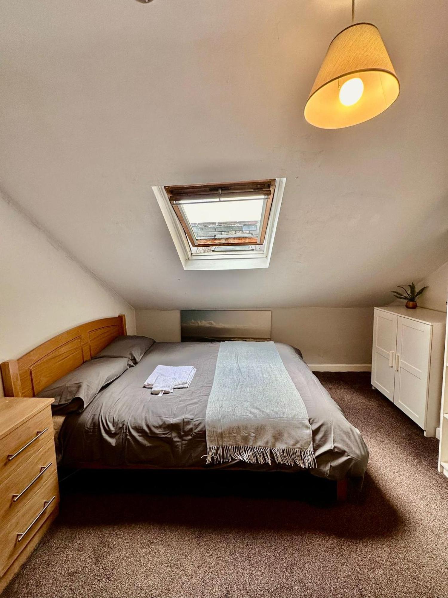 Spacious Room In Dublin Exterior foto